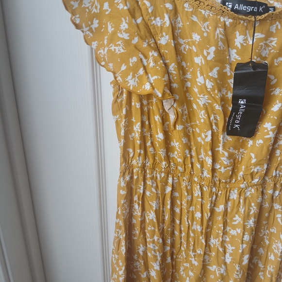 Allegra K Yellow Floral Dress Size Medium - Picture 3 of 6